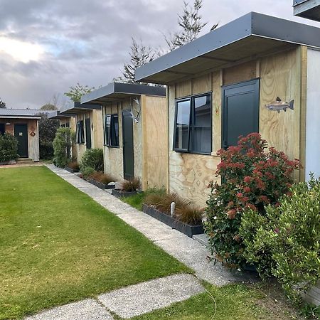Mountains Edge Cabins Monowai Εξωτερικό φωτογραφία