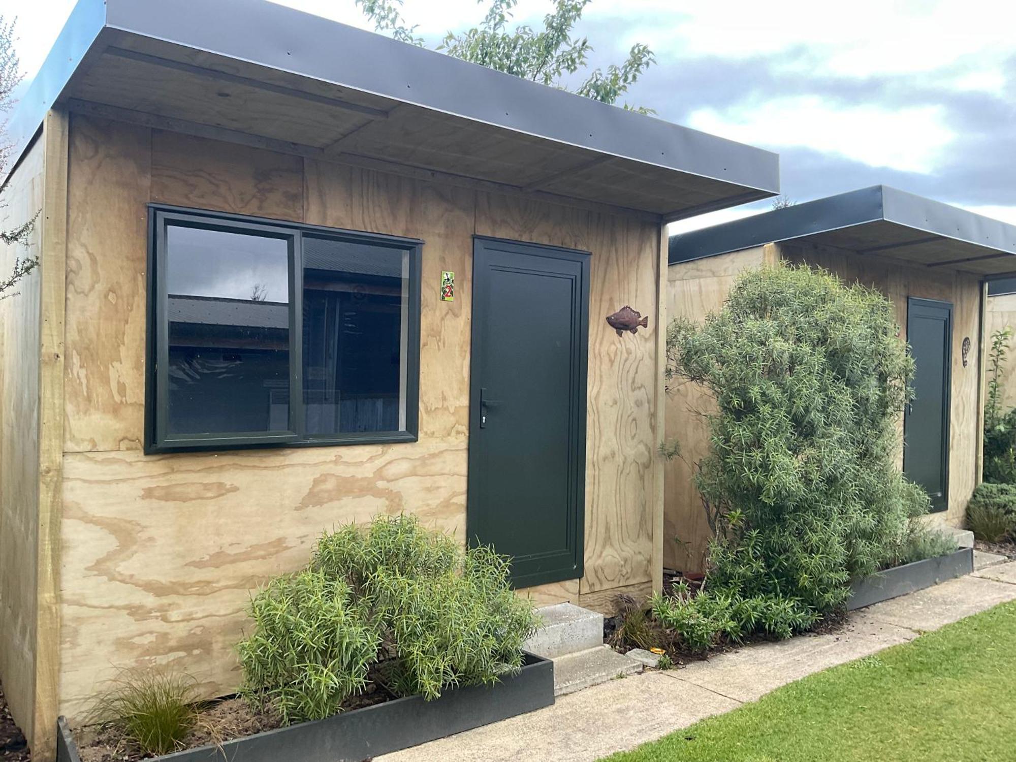 Mountains Edge Cabins Monowai Εξωτερικό φωτογραφία