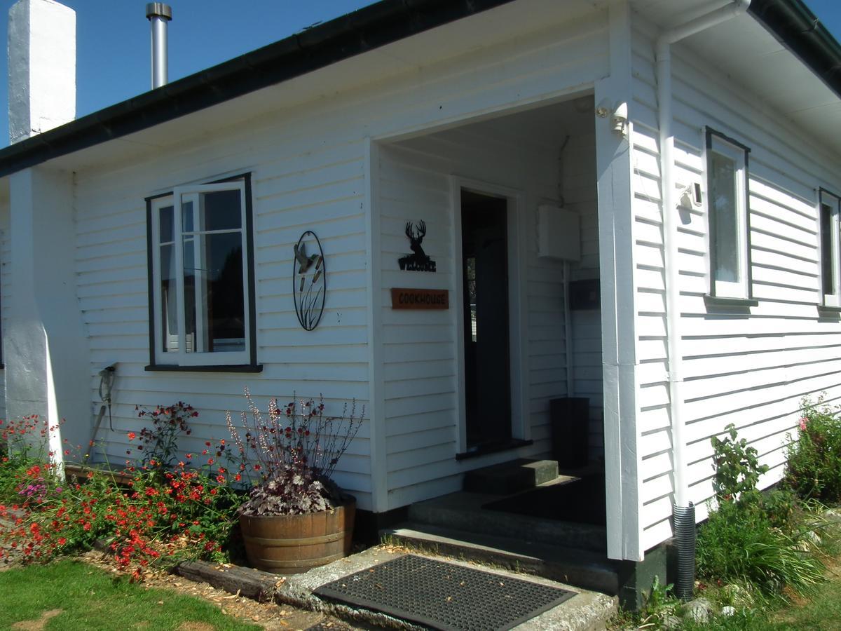 Mountains Edge Cabins Monowai Εξωτερικό φωτογραφία