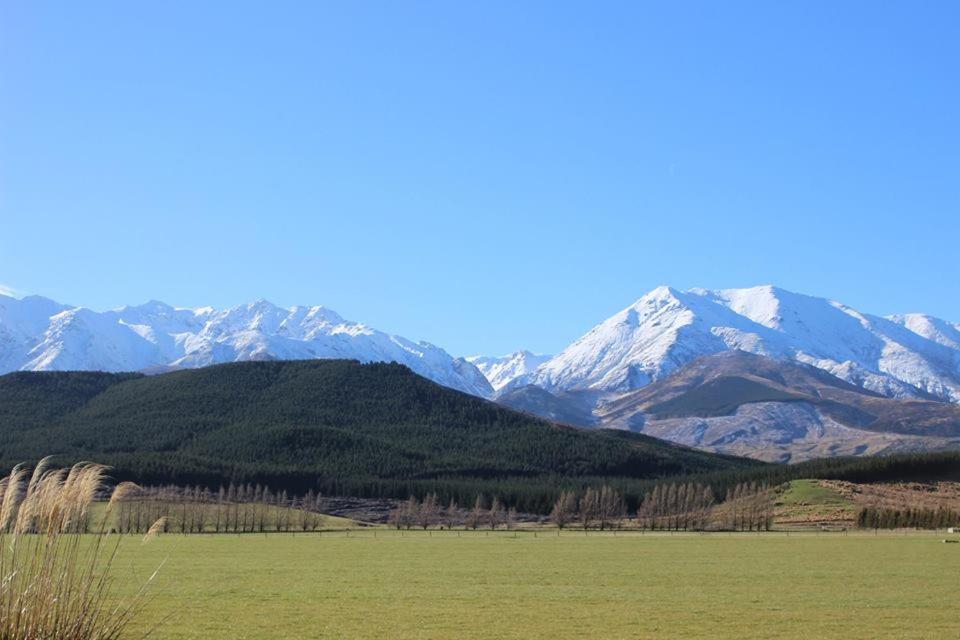 Mountains Edge Cabins Monowai Εξωτερικό φωτογραφία
